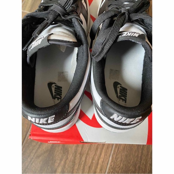 NIKE Dunk Low Panda - Picture 3 of 6